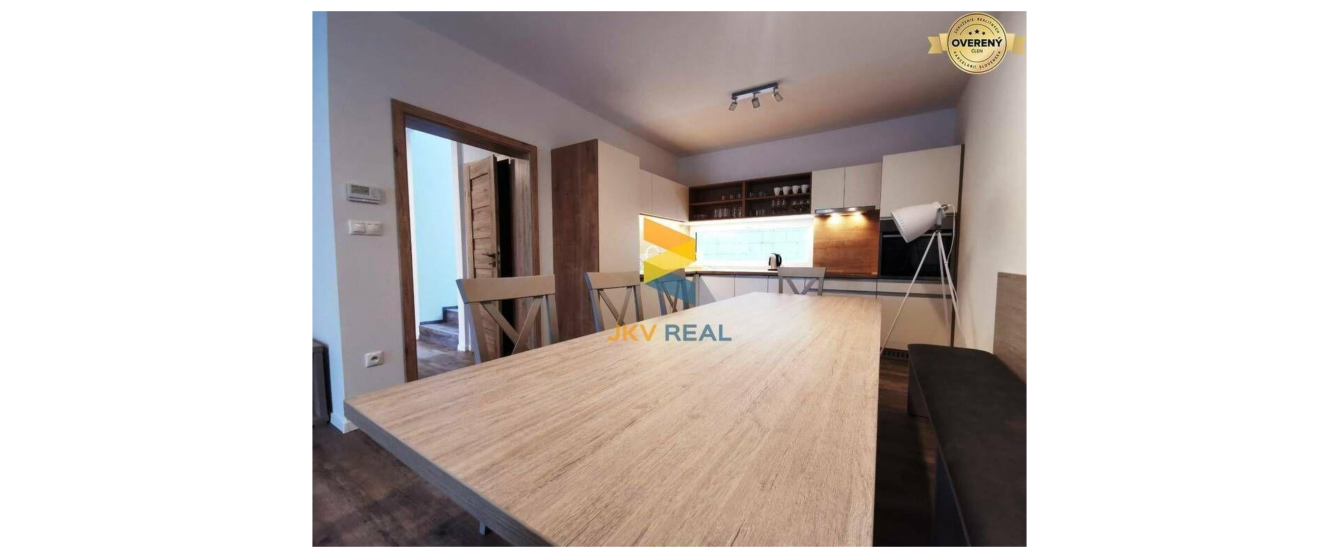 POSLEDNÝ VOĽNÝ DOM - Rodinný dom na prenájom v Porube