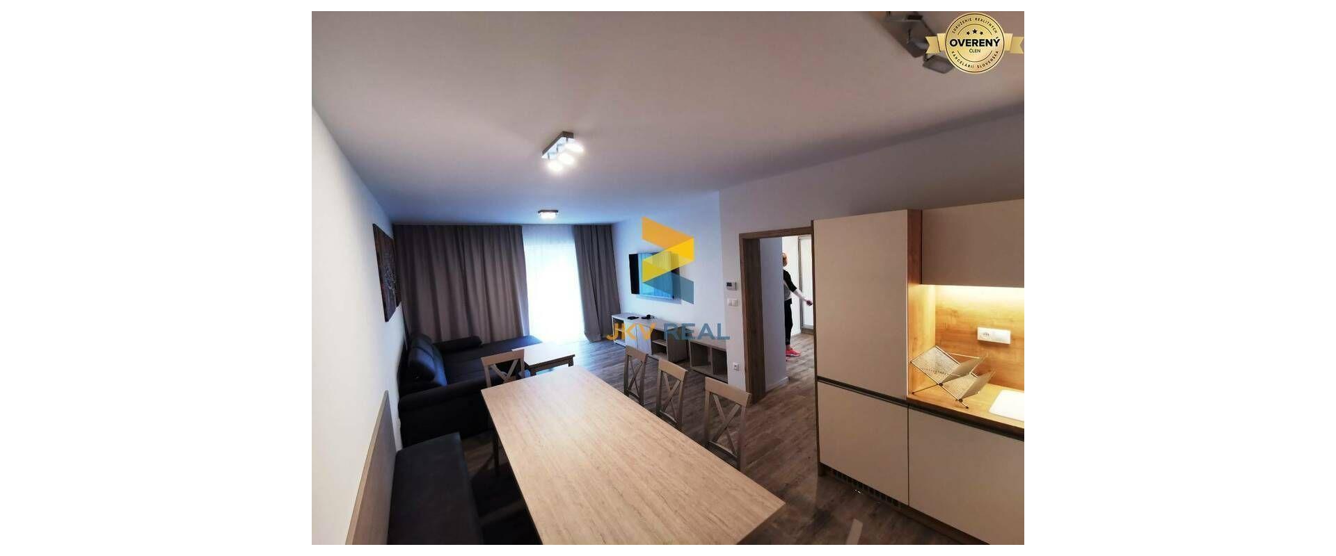 POSLEDNÝ VOĽNÝ DOM - Rodinný dom na prenájom v Porube