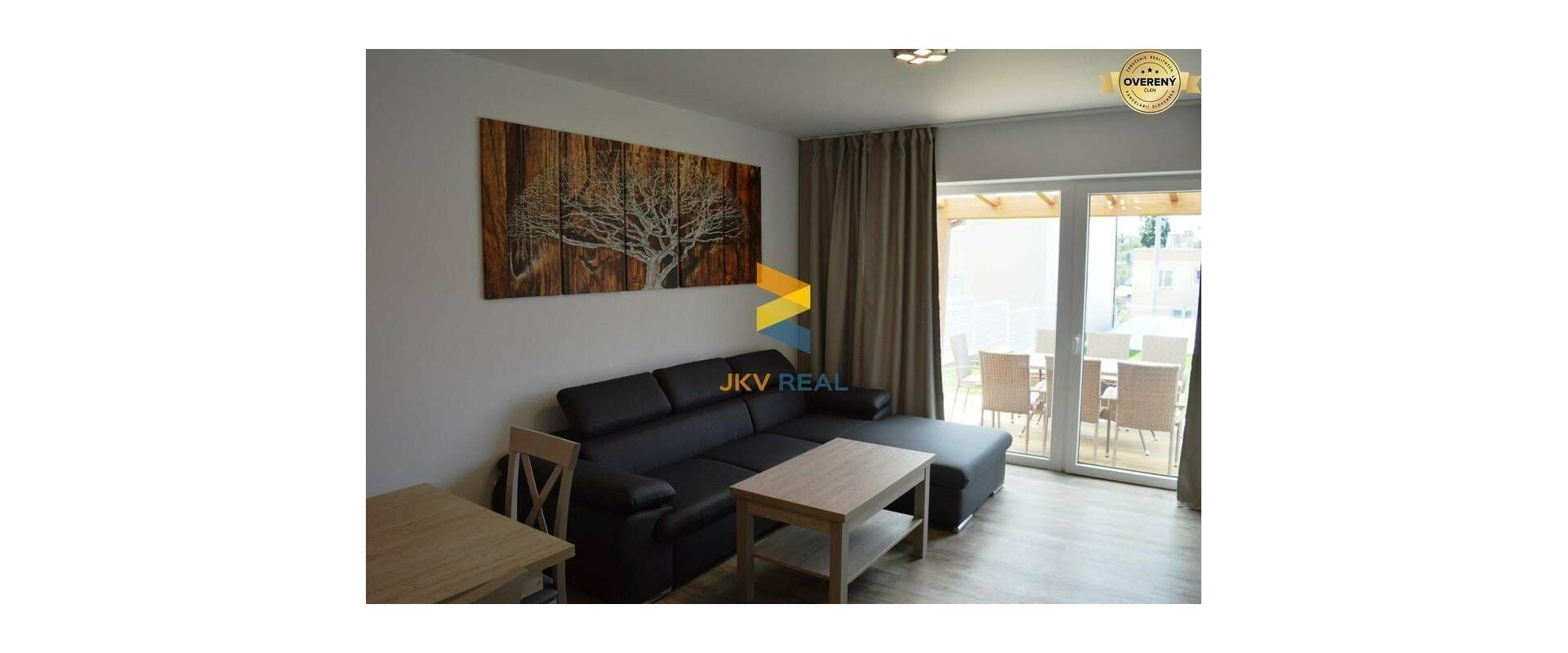 POSLEDNÝ VOĽNÝ DOM - Rodinný dom na prenájom v Porube