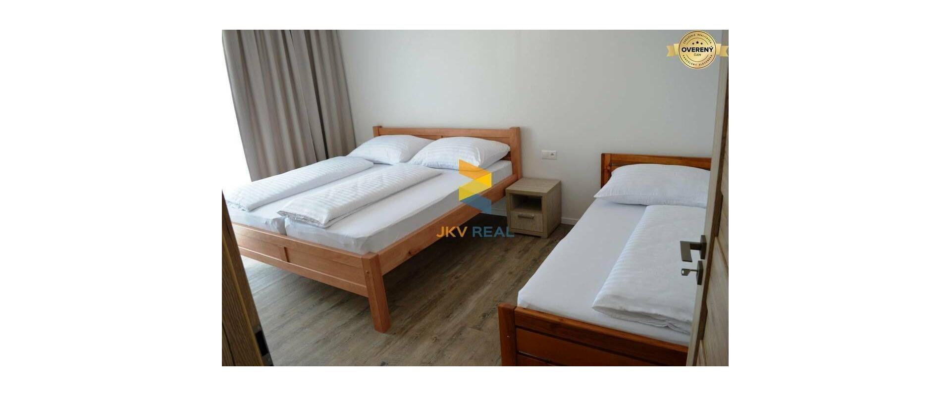 POSLEDNÝ VOĽNÝ DOM - Rodinný dom na prenájom v Porube