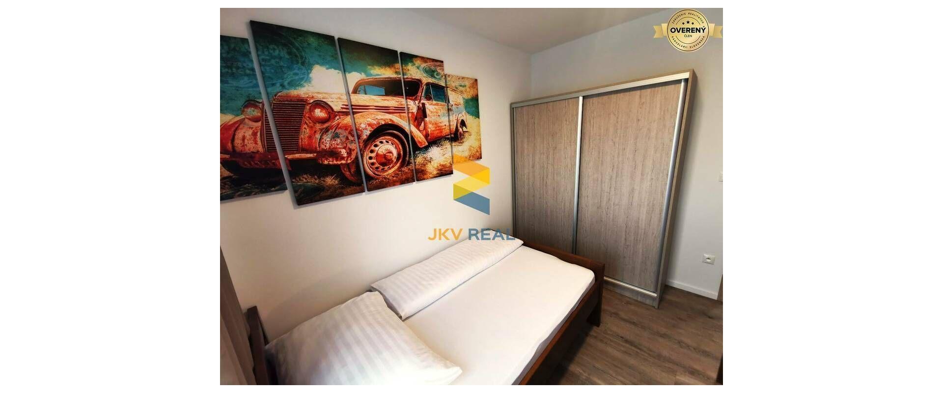 POSLEDNÝ VOĽNÝ DOM - Rodinný dom na prenájom v Porube