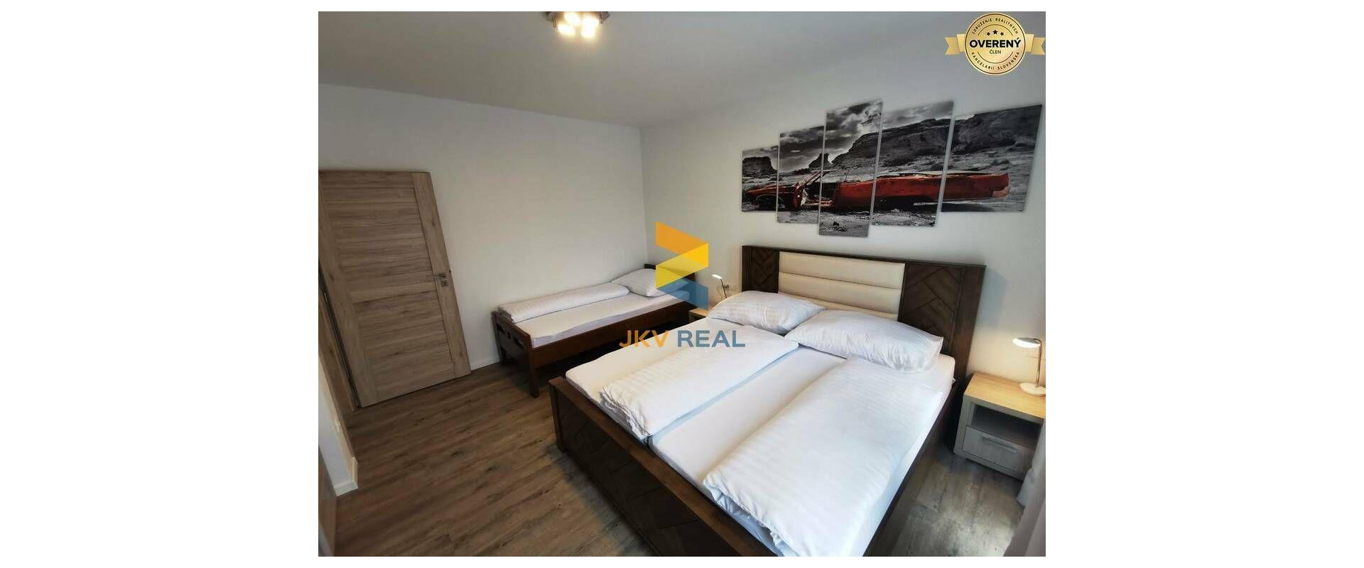 POSLEDNÝ VOĽNÝ DOM - Rodinný dom na prenájom v Porube