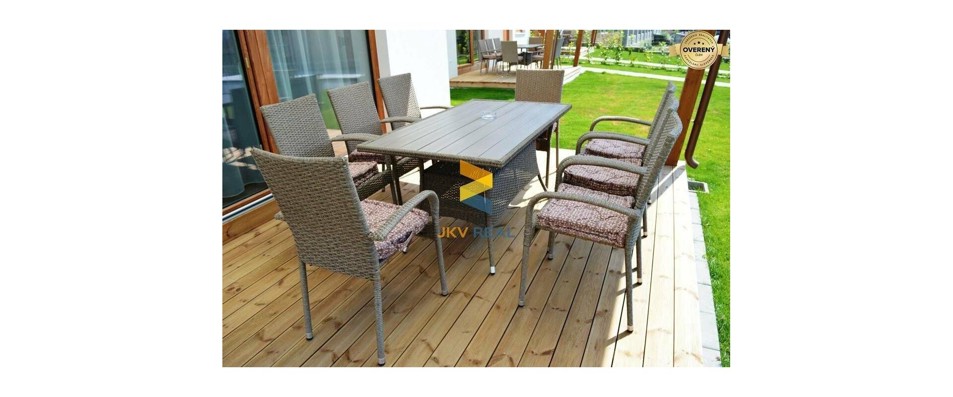 POSLEDNÝ VOĽNÝ DOM - Rodinný dom na prenájom v Porube