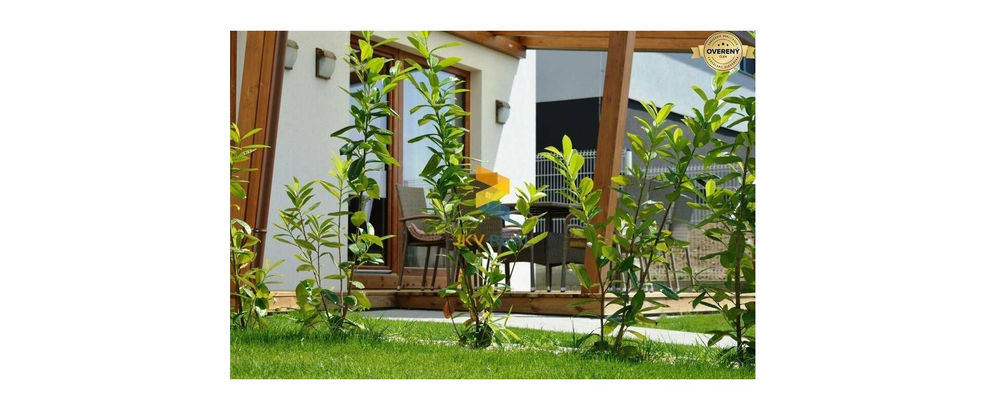 POSLEDNÝ VOĽNÝ DOM - Rodinný dom na prenájom v Porube