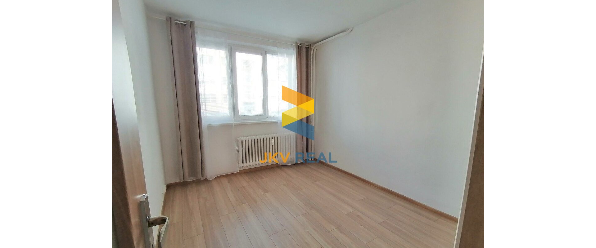 LEN U NÁS! ÚTULNÝ 2-IZB.APARTMÁN V BRATISLAVE. CENA DOHODOU