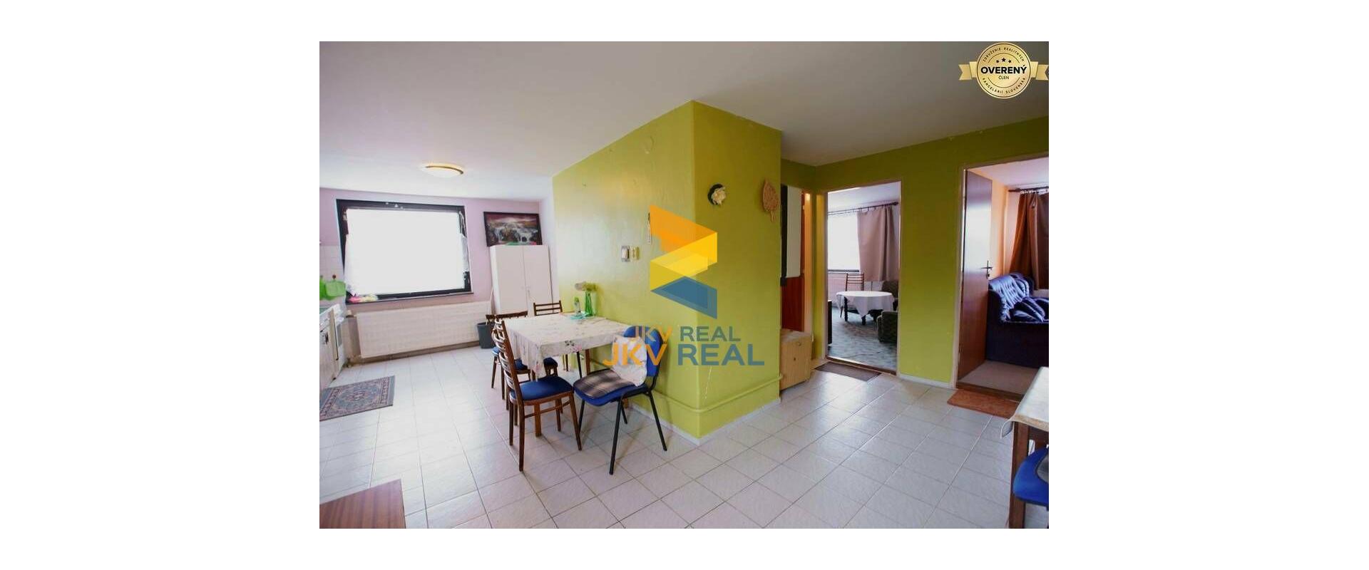 ZNÍŽENÁ CENA | Na predaj veľký RD so 4 bytovými jednotkami