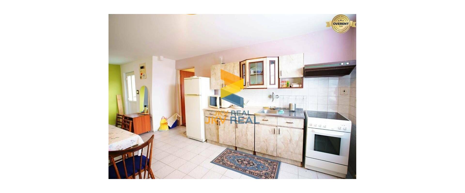 ZNÍŽENÁ CENA | Na predaj veľký RD so 4 bytovými jednotkami