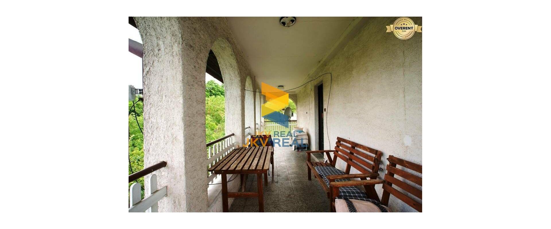 ZNÍŽENÁ CENA | Na predaj veľký RD so 4 bytovými jednotkami