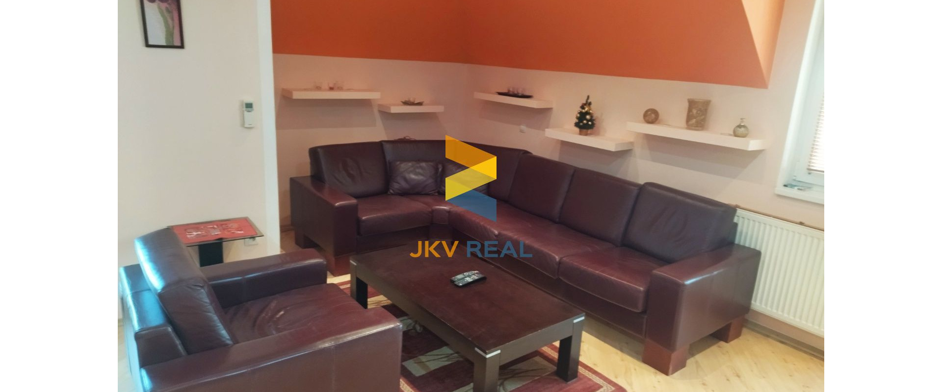 Podkrovný, slnečný 3- izbový byt s garážou a 2 balkónmi