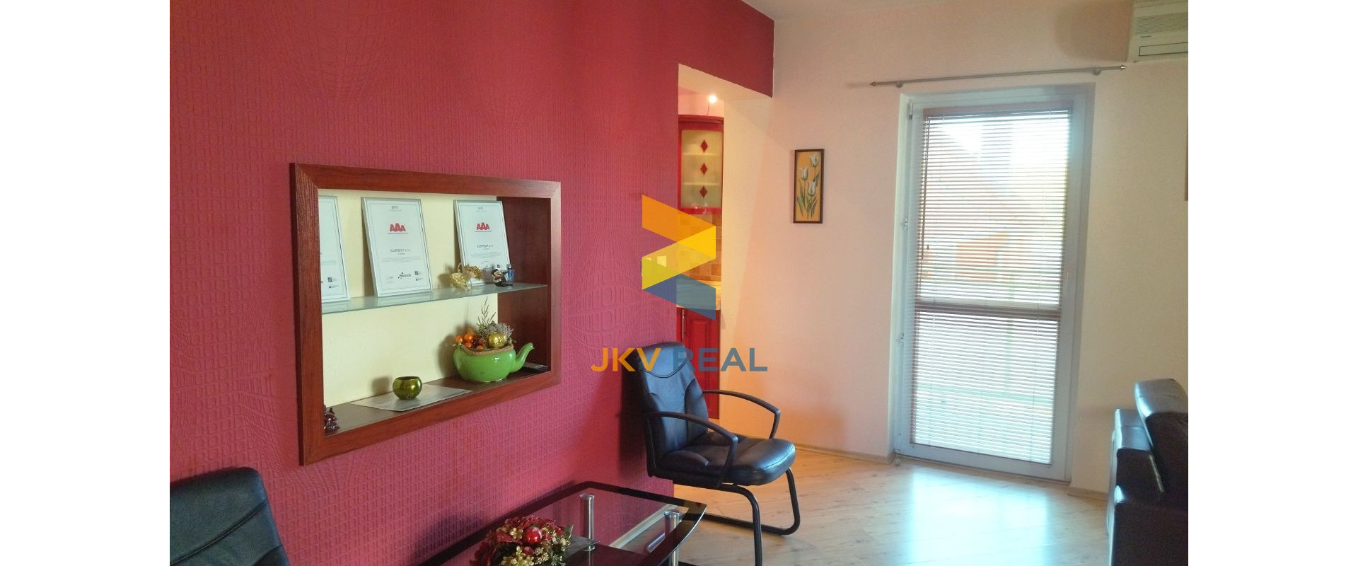 Podkrovný, slnečný 3- izbový byt s garážou a 2 balkónmi