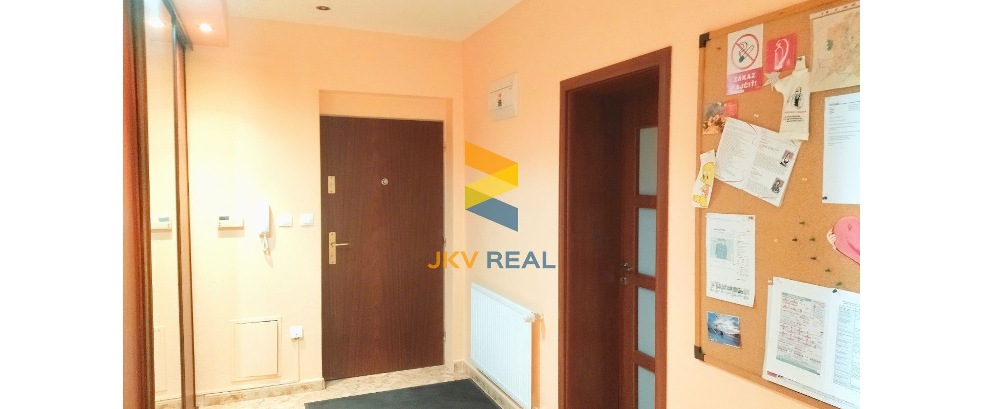 Podkrovný, slnečný 3- izbový byt s garážou a 2 balkónmi