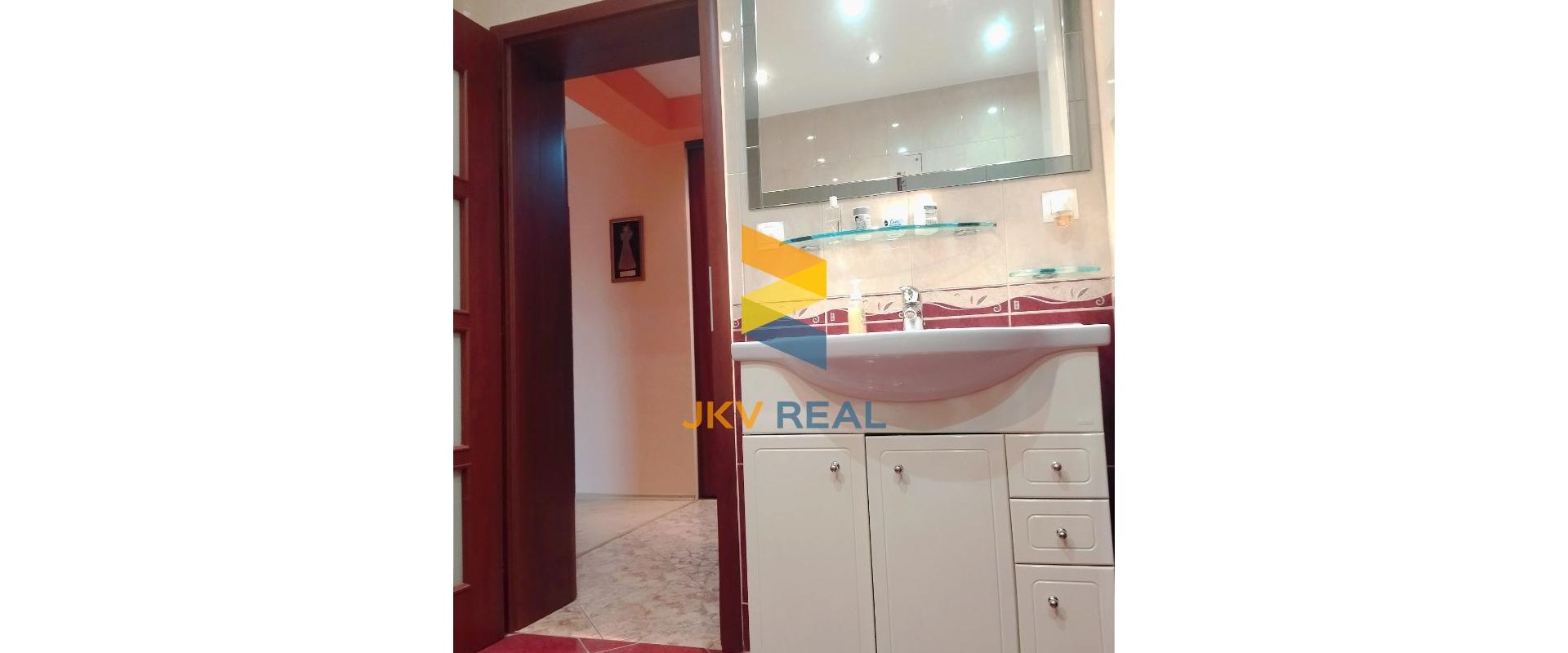 Podkrovný, slnečný 3- izbový byt s garážou a 2 balkónmi