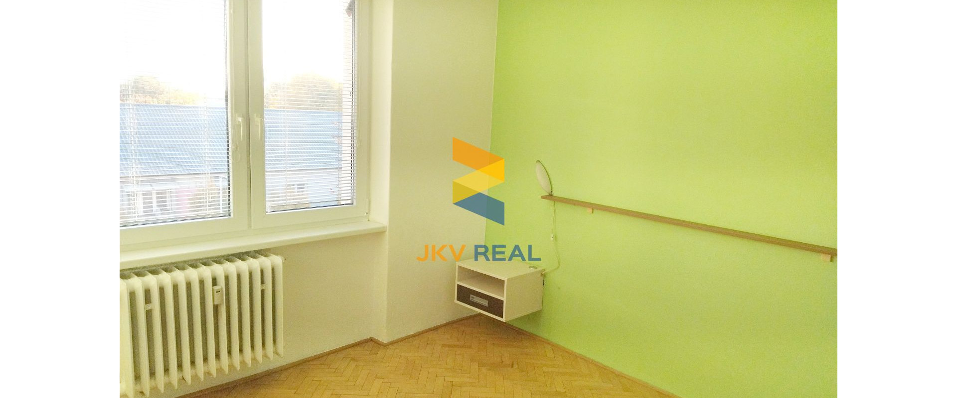 Priestranný, slnečný 2- izbový byt priamo v centre