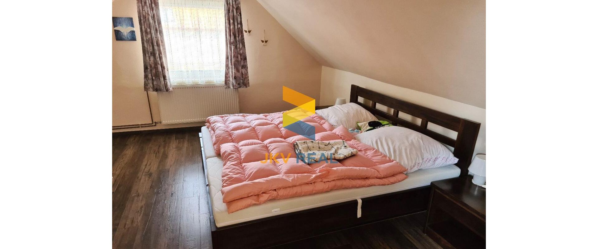 Na prenájom 3i byt v rodinnom dome