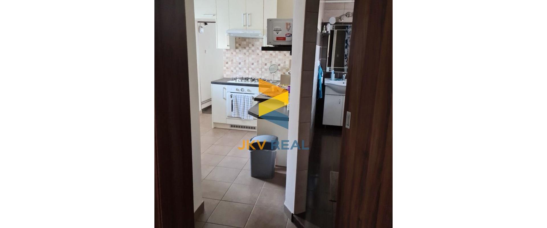 Na prenájom 3i byt v rodinnom dome