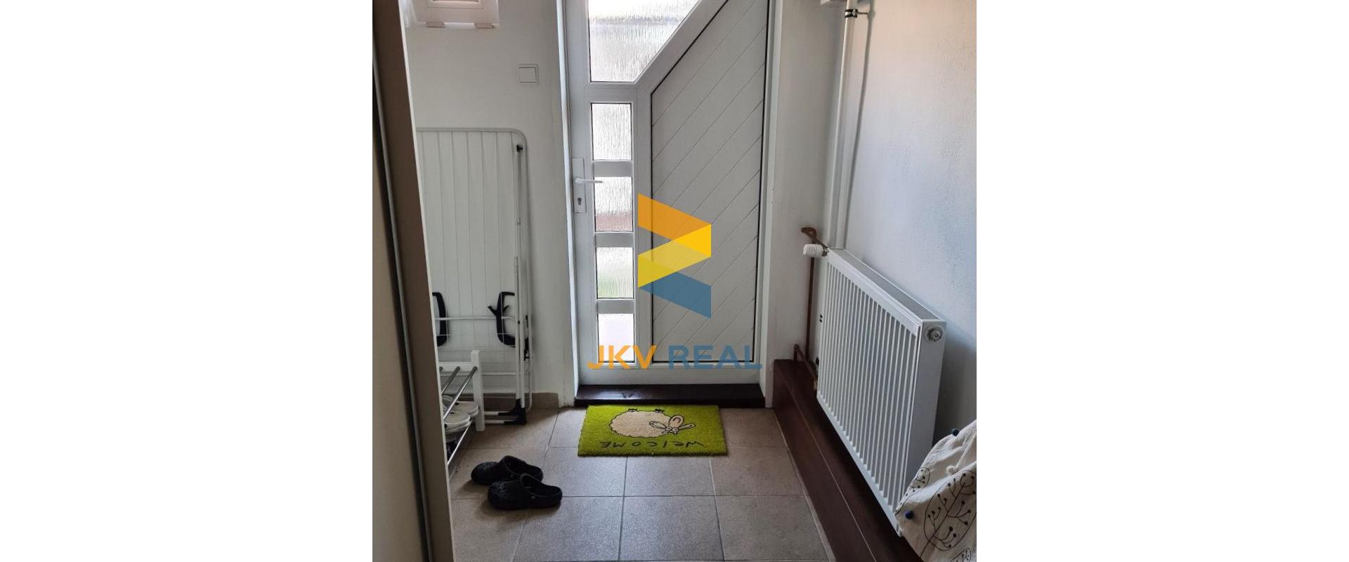 Na prenájom 3i byt v rodinnom dome