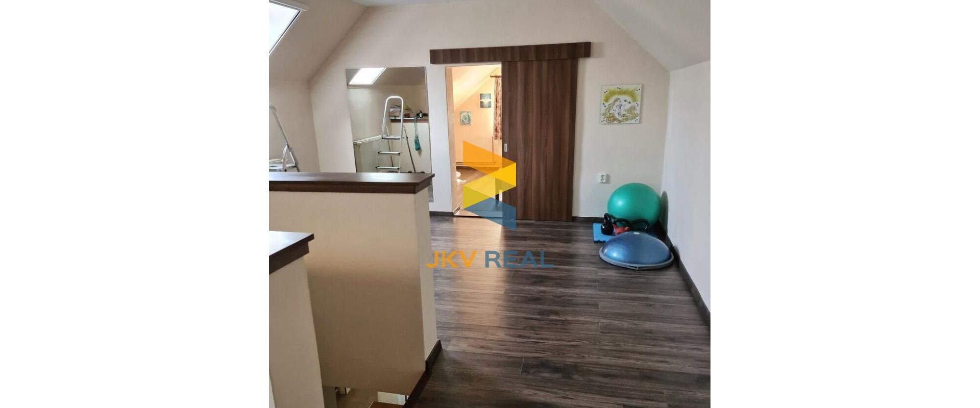 Na prenájom 3i byt v rodinnom dome