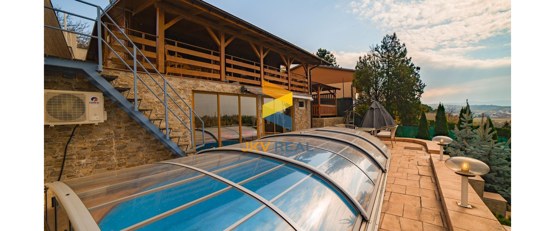 Na predaj rekreačný dom s bazénom a krásnym výhľadom na Sĺňavu