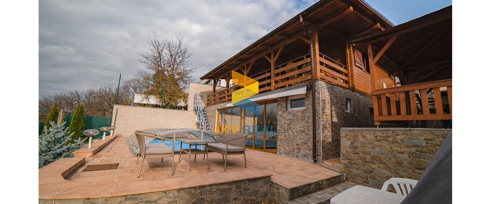 Na predaj rekreačný dom s bazénom a krásnym výhľadom na Sĺňavu