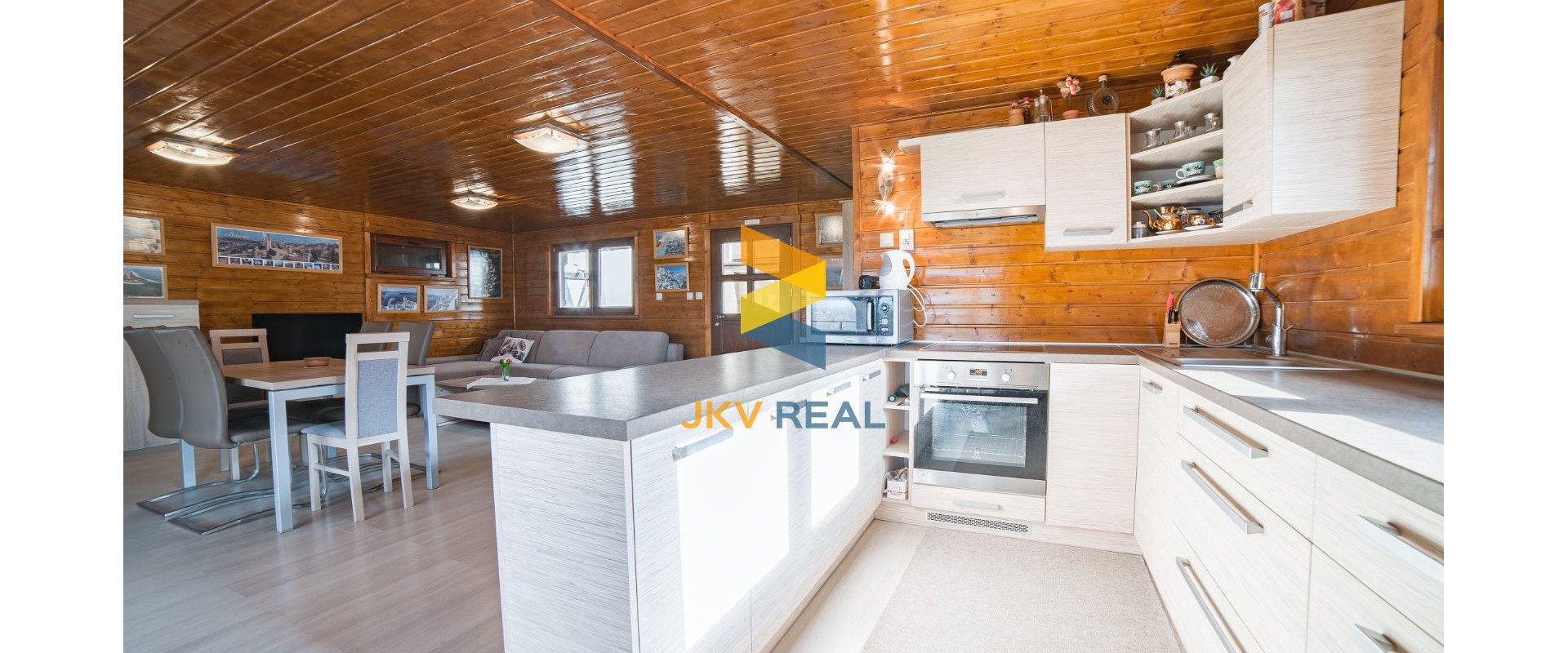 Na predaj rekreačný dom s bazénom a krásnym výhľadom na Sĺňavu