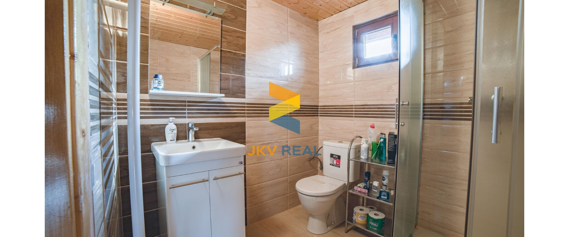 Na predaj rekreačný dom s bazénom a krásnym výhľadom na Sĺňavu