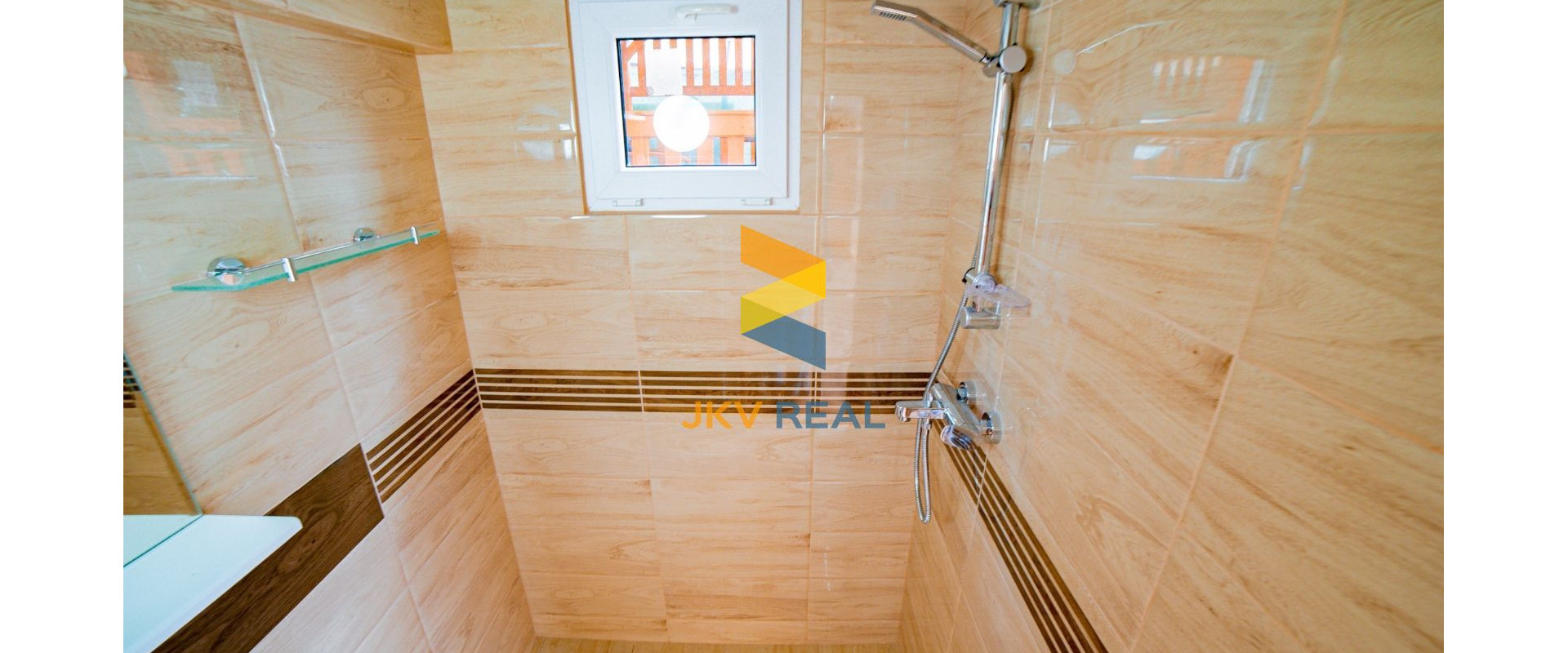 Na predaj rekreačný dom s bazénom a krásnym výhľadom na Sĺňavu