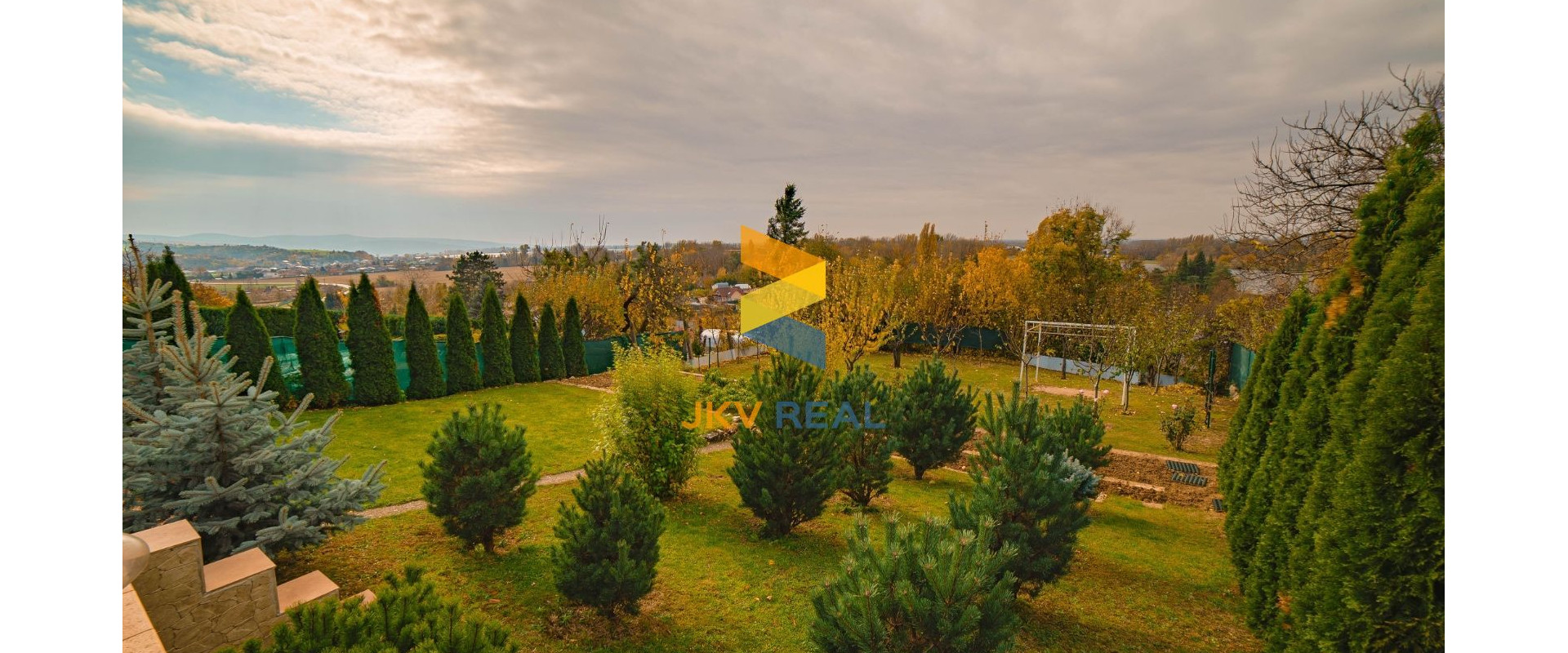 Na predaj rekreačný dom s bazénom a krásnym výhľadom na Sĺňavu