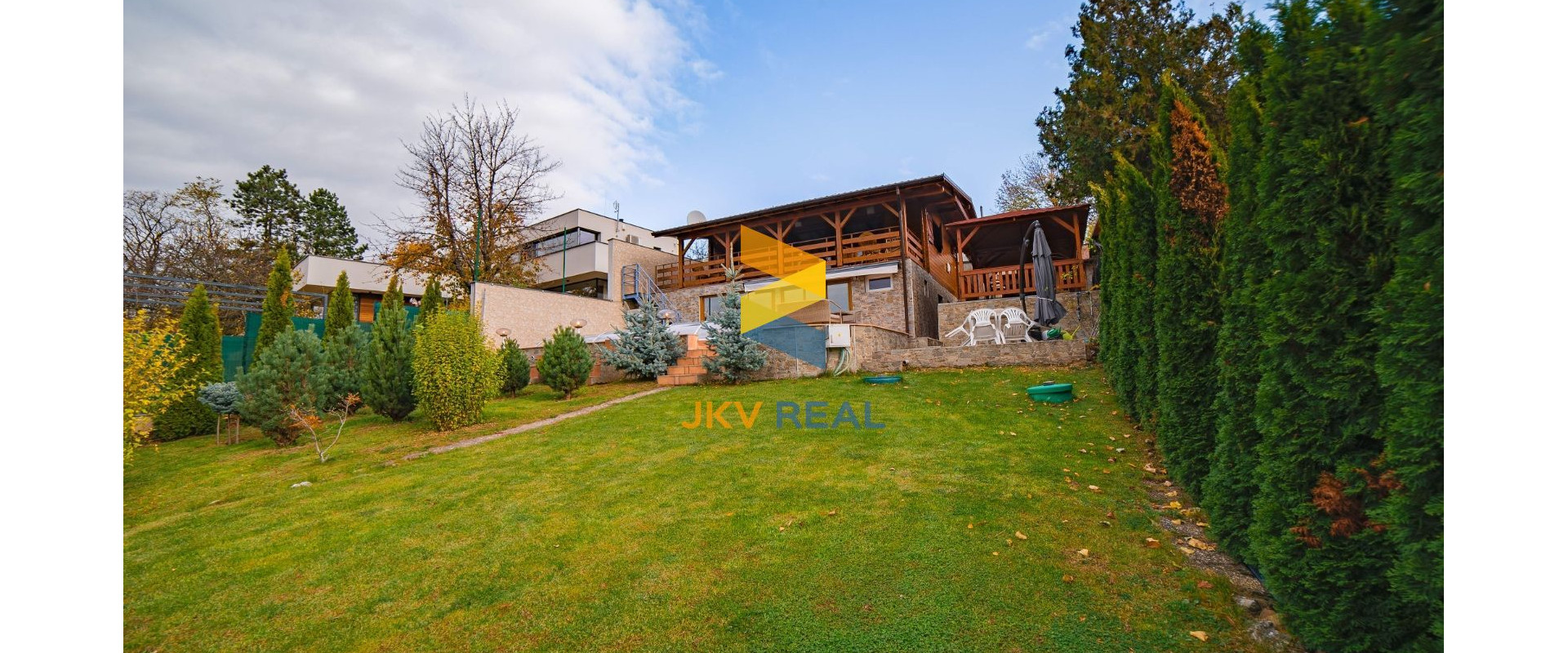 Na predaj rekreačný dom s bazénom a krásnym výhľadom na Sĺňavu