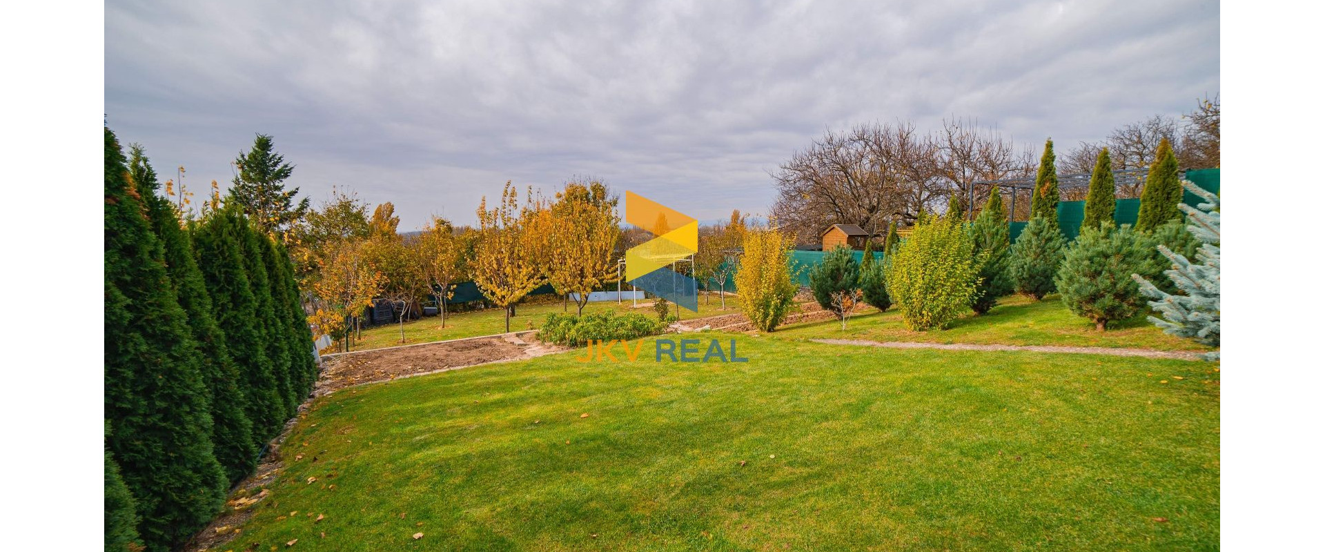 Na predaj rekreačný dom s bazénom a krásnym výhľadom na Sĺňavu