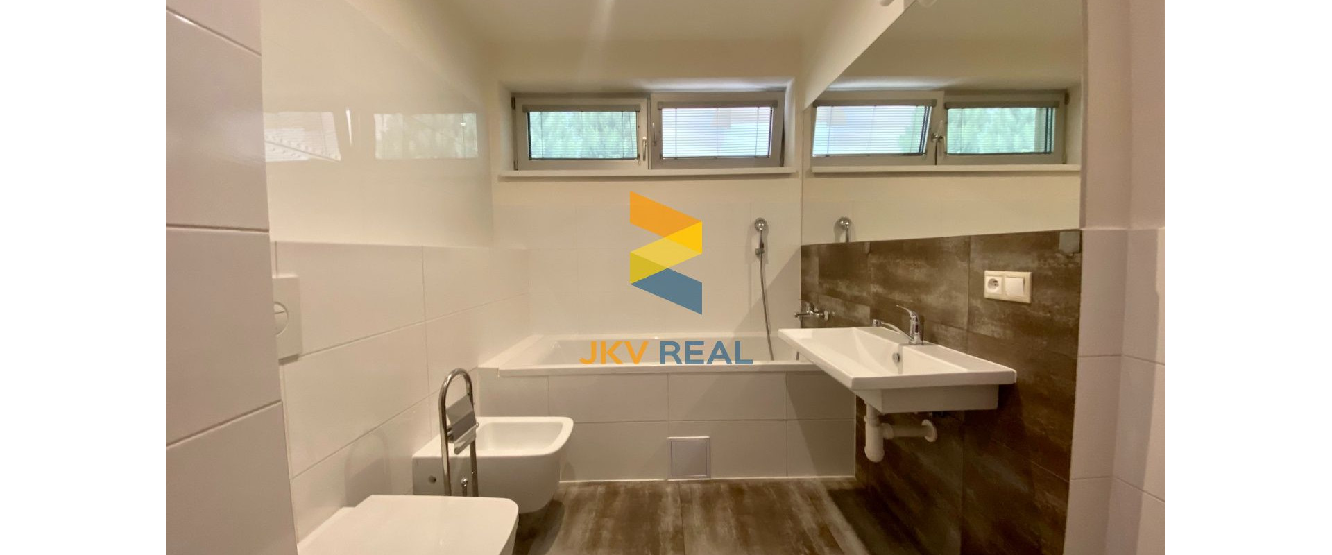 JKV REAL | Ponúkame na prenájom 1 a 1/2 i byt na Bojnickej Ceste v Prievidzi