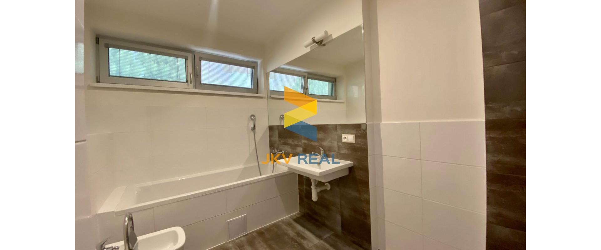 JKV REAL | Ponúkame na prenájom 1 a 1/2 i byt na Bojnickej Ceste v Prievidzi