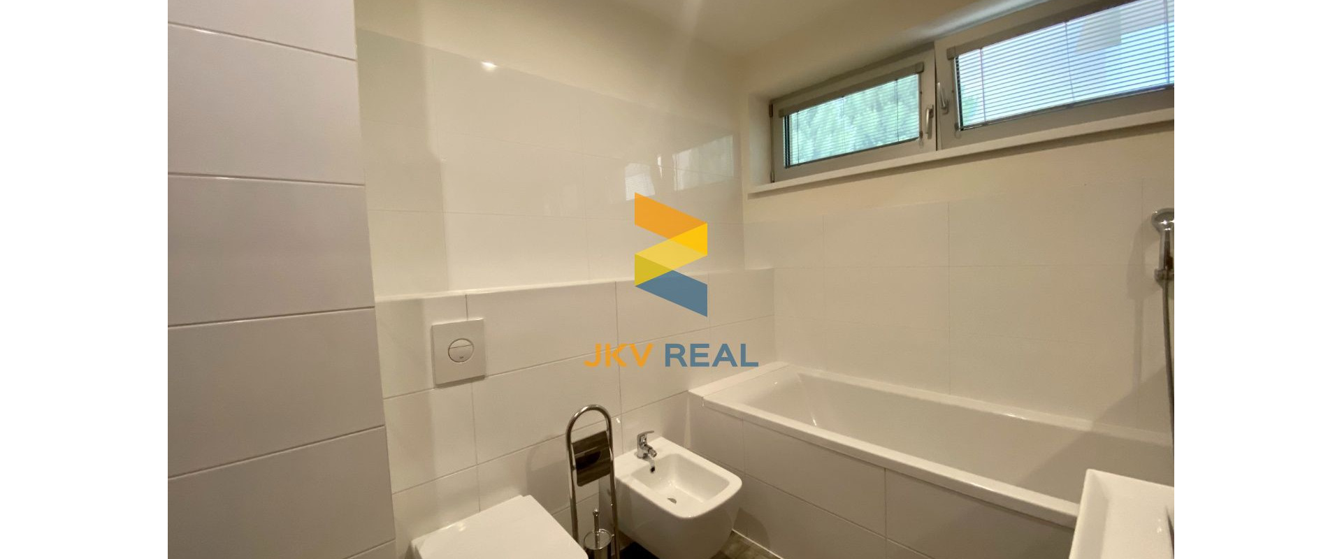 JKV REAL | Ponúkame na prenájom 1 a 1/2 i byt na Bojnickej Ceste v Prievidzi