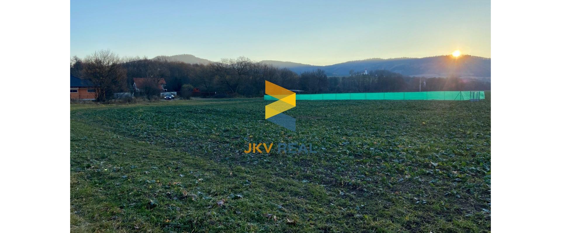 JKV REAL | Ponúkame na PREDAJ KRÁSNNE SLNEČNÉ POZEMKY NITRIANSKÉ PRAVNO
