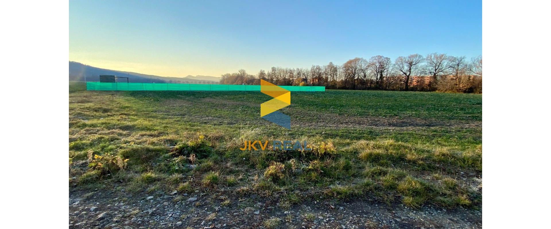 JKV REAL | Ponúkame na PREDAJ KRÁSNNE SLNEČNÉ POZEMKY NITRIANSKÉ PRAVNO