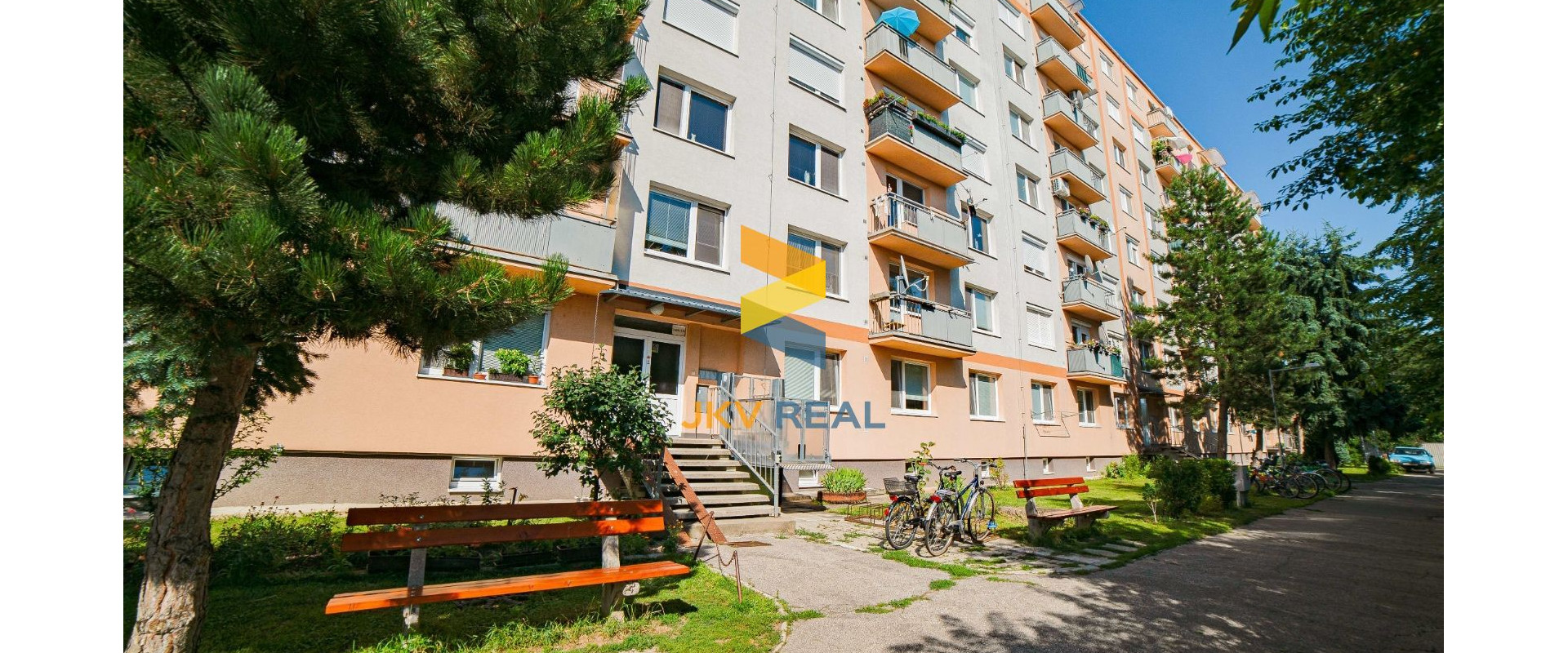 Rezervované l Na predaj veľkometrážny 2-izbový byt na Hurbanovej ulici v Piešťanoch