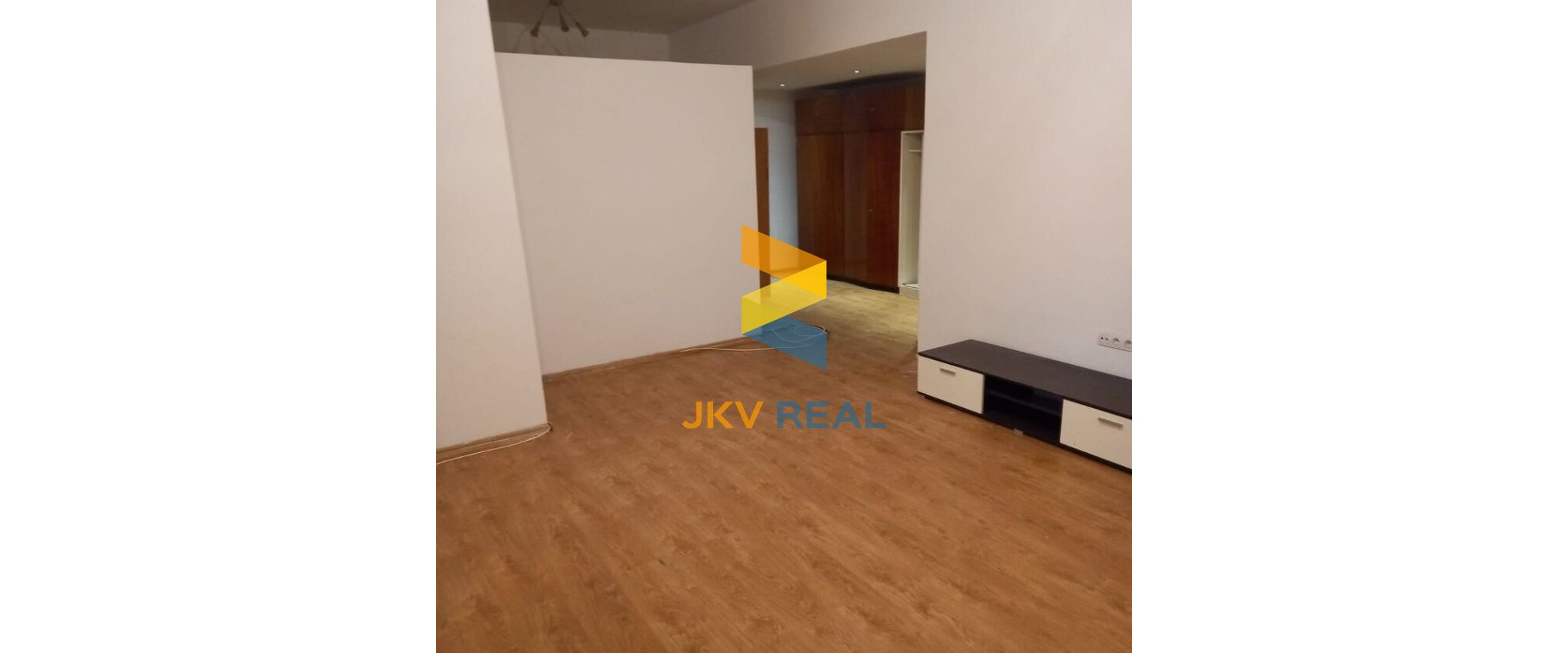 PRENÁJOM | 3 IZBOVÝ BYT | 80m2 + 30m2 terasa | ZAPOTÔČKY | PRIEVIDZA
