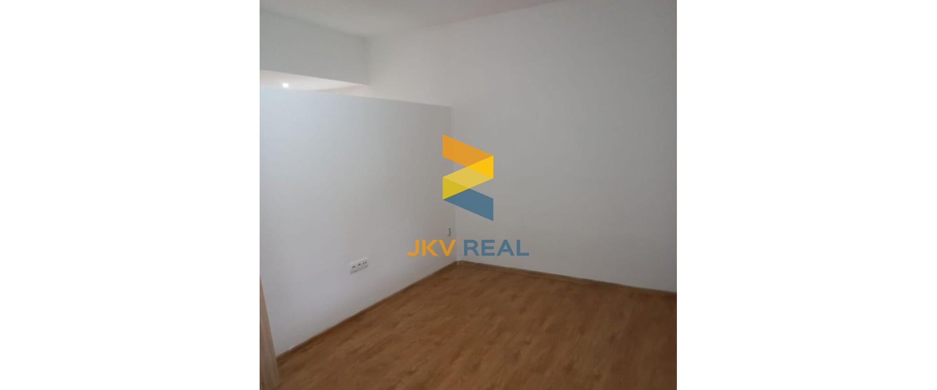 PRENÁJOM | 1 IZBOVÝ BYT | 40m2 + 30m2 terasa | ZAPOTÔČKY | PRIEVIDZA