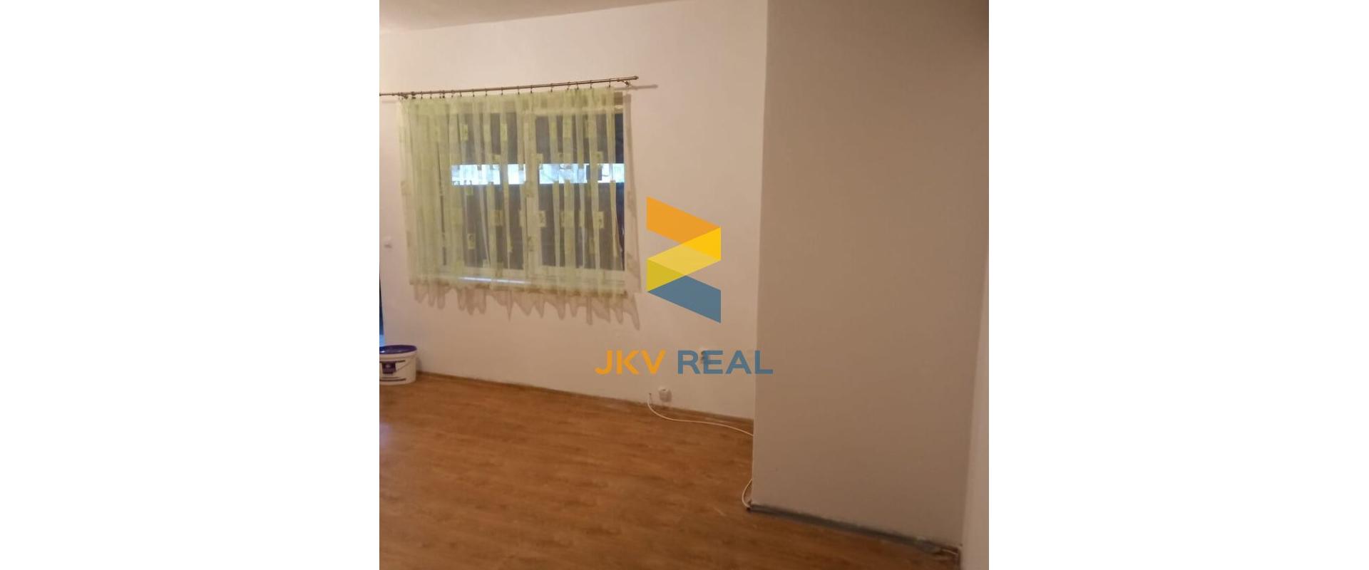 PRENÁJOM | 1 IZBOVÝ BYT | 40m2 + 30m2 terasa | ZAPOTÔČKY | PRIEVIDZA