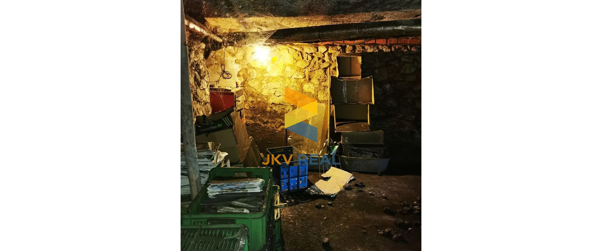 PREDAJ | RODINNÝ DOM 167M2 | PRIEVIDZKÁ CESTA | HANDLOVÁ