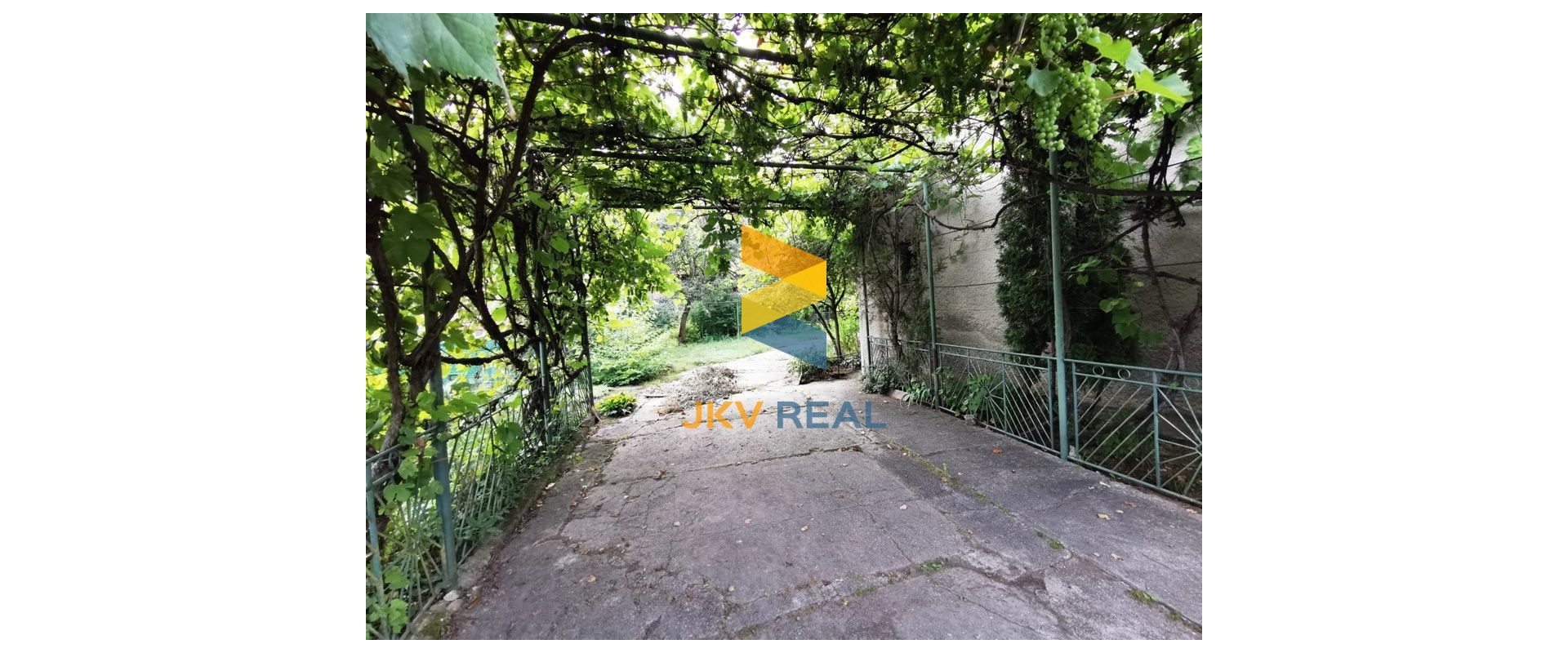 PREDAJ | RODINNÝ DOM 167M2 | PRIEVIDZKÁ CESTA | HANDLOVÁ