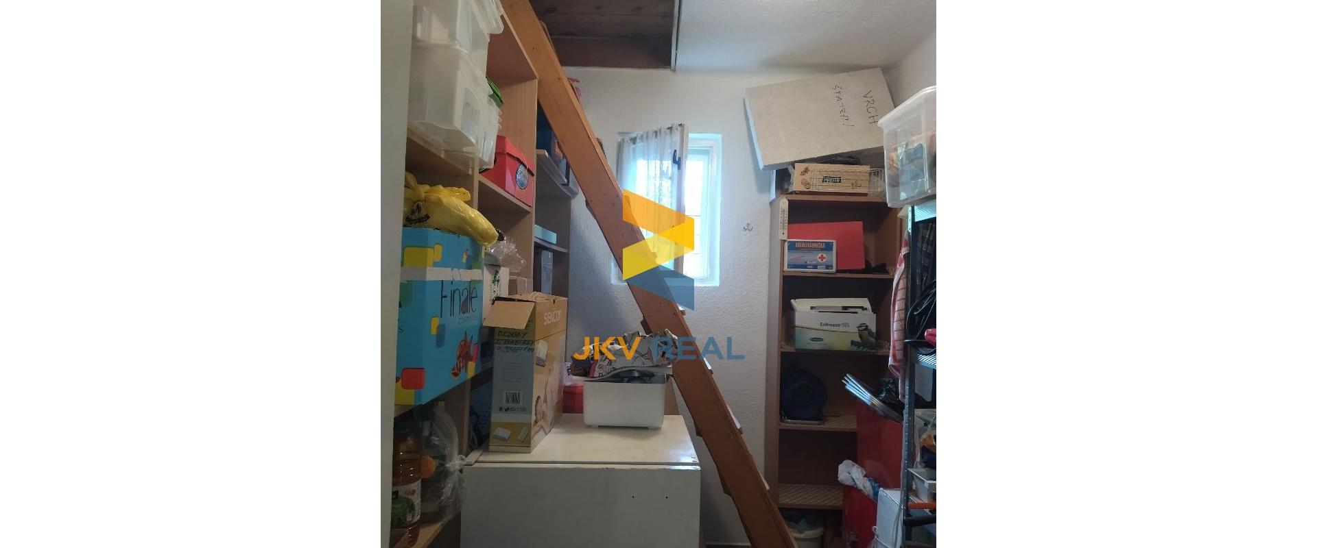 Romantický rodinný dom / chalupa v pokojnej, podhorskej obci Obyce