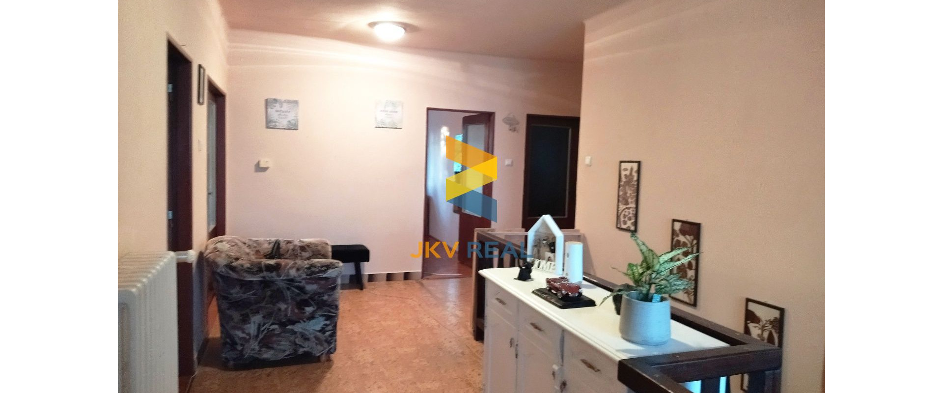 Predaj  4- izbový podpivničený rodinný dom s krbom