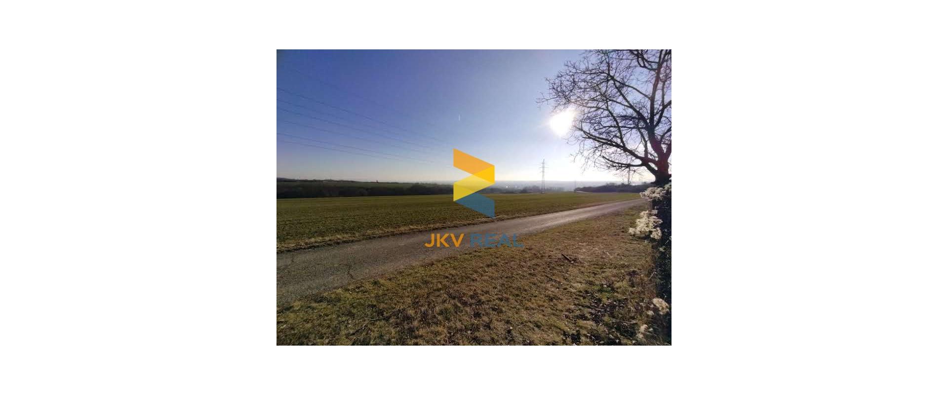 JKV REAL I Ponúkame na predaj pekný pozemok s výhľadom v obci Rybník