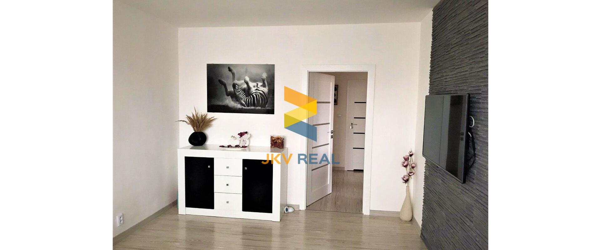 LEN U NÁS 3IZBOVÝ BYT, Rovinka