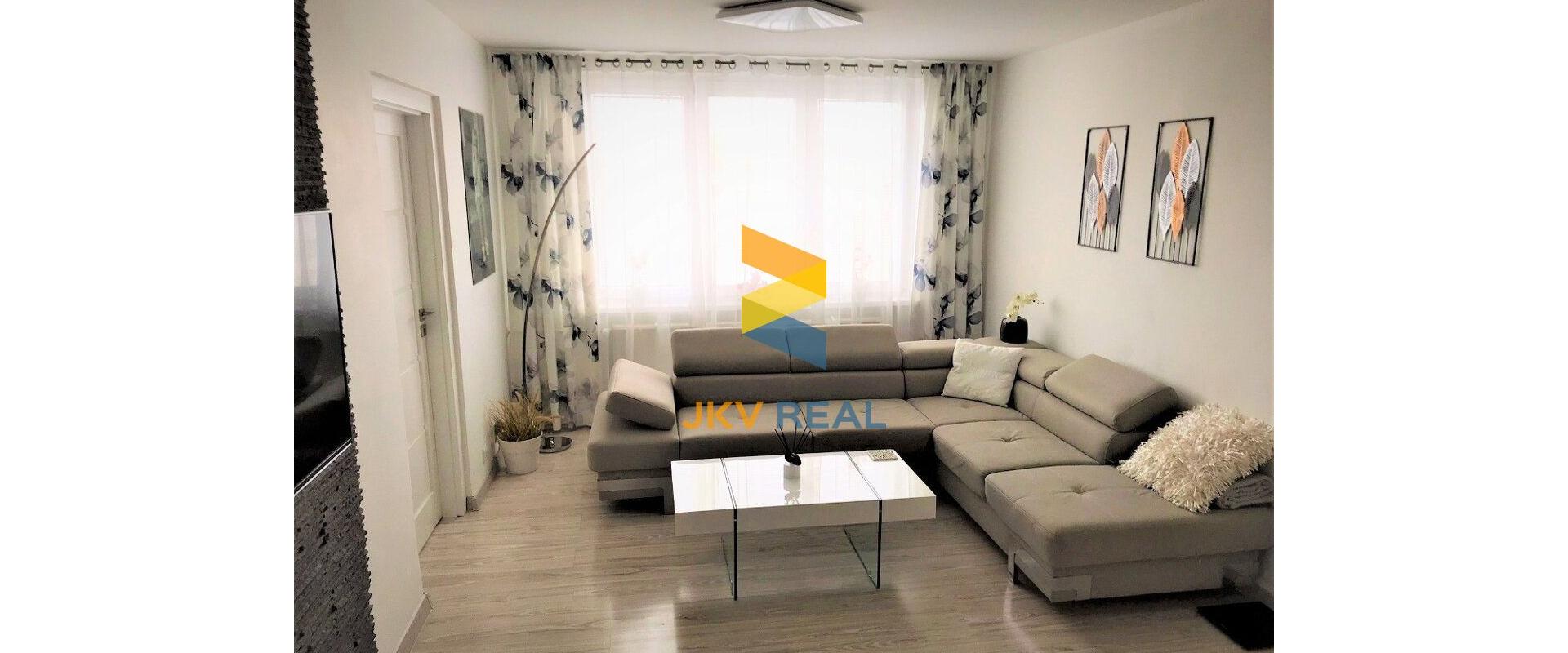 LEN U NÁS 3IZBOVÝ BYT, Rovinka