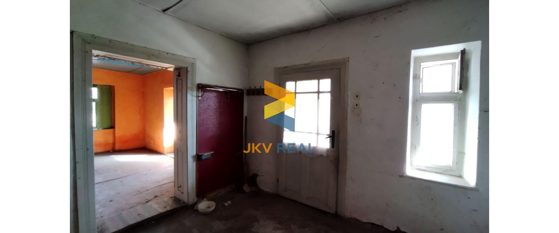 JKV REAL I Ponúkame na predaj vidiecky rodinný dom v obci Demandice
