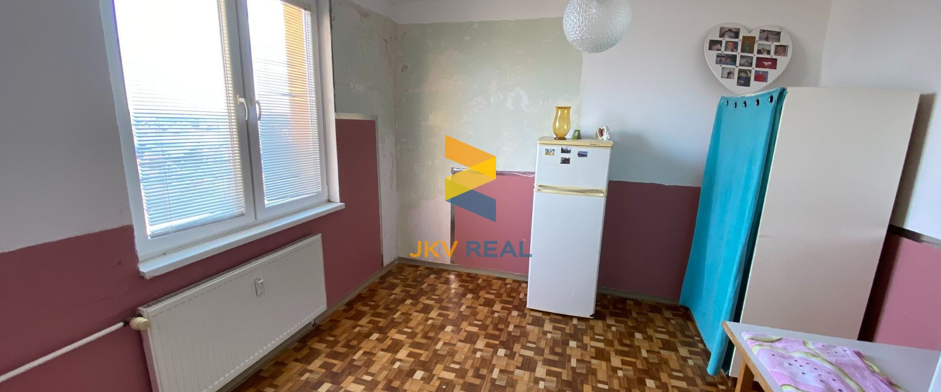 PREDANÝ - 3-izbový byt (71 m2) s lodžiou a špajzou vedľa bytu - Senec centrum