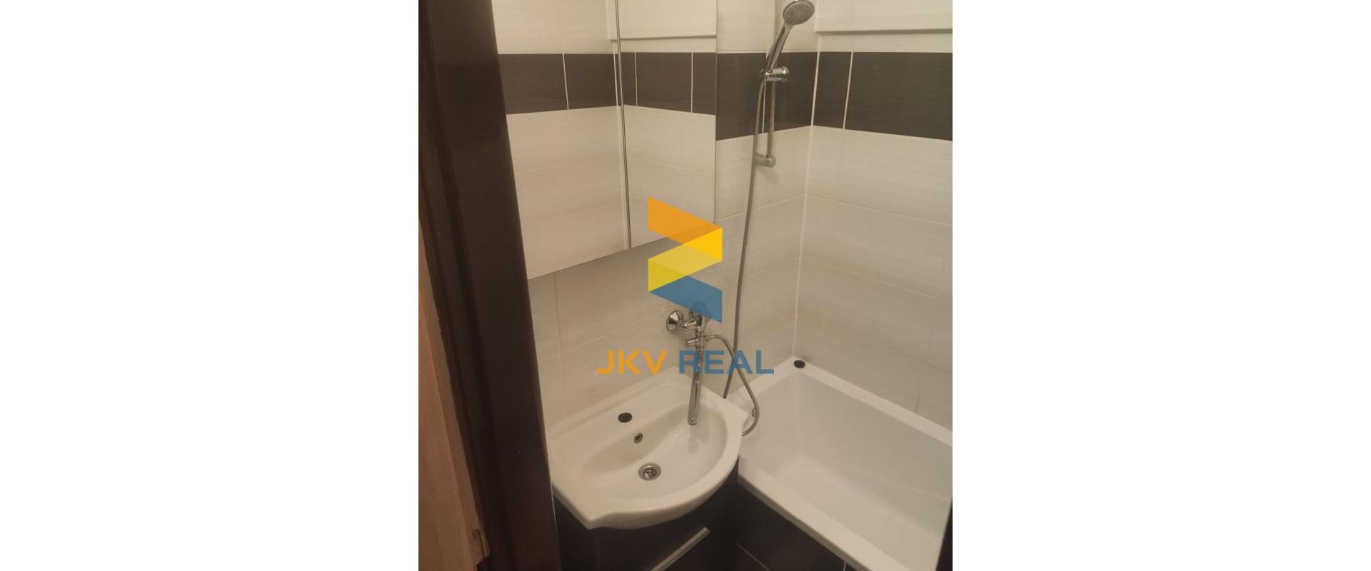 JKV Real ponúka na predaj 2 izbový byt na Trenčianskej