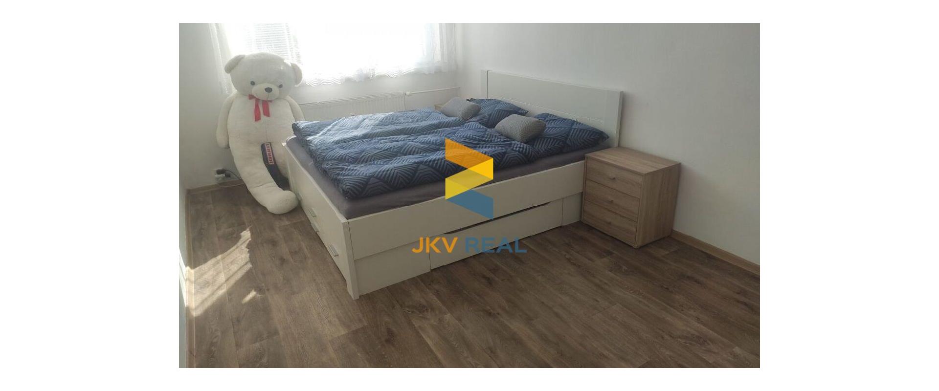 JKV Real ponúka na predaj 2 izbový byt na Trenčianskej