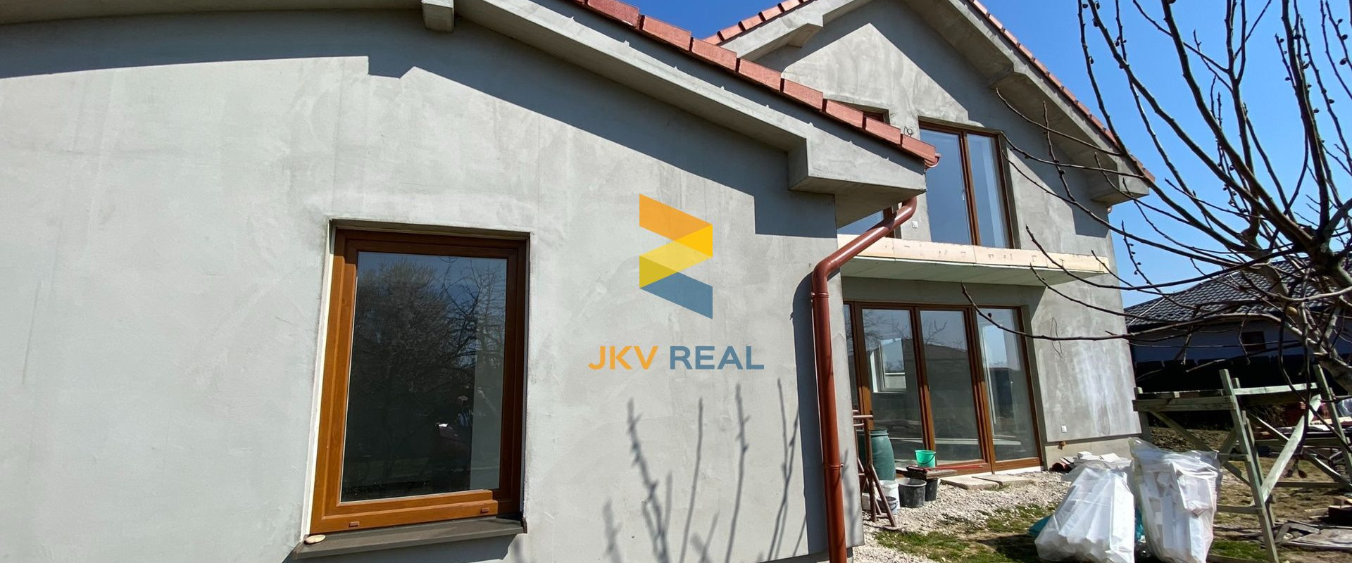 Rodinný dom (2022) - 5 izieb + veľká kuchyňa a garáž - Veľký Biel | JKV REAL